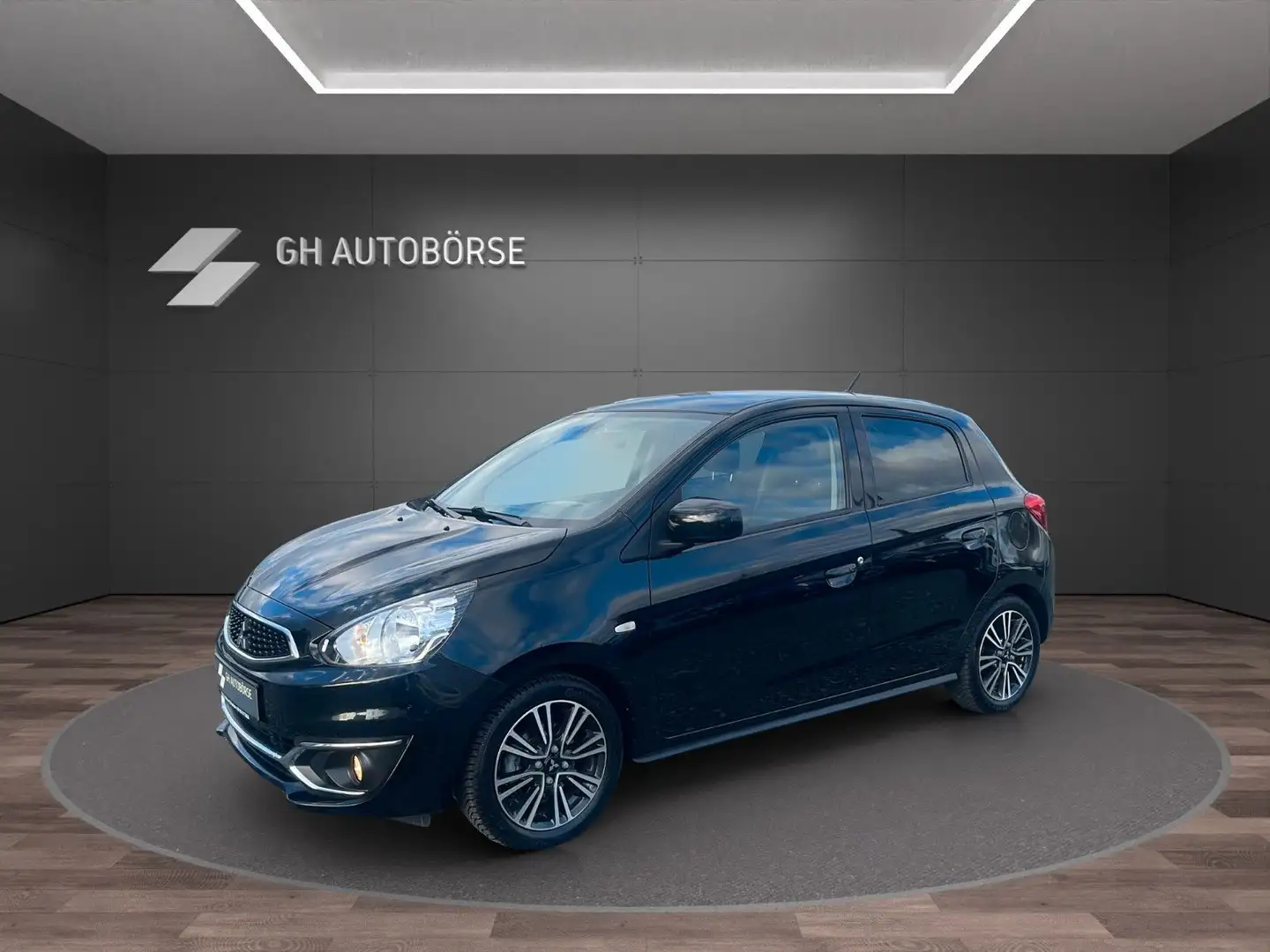 Mitsubishi Space Star Edition 100+ AUTOMATIK*ALU*R-KAM*NAVI Schwarz - 1