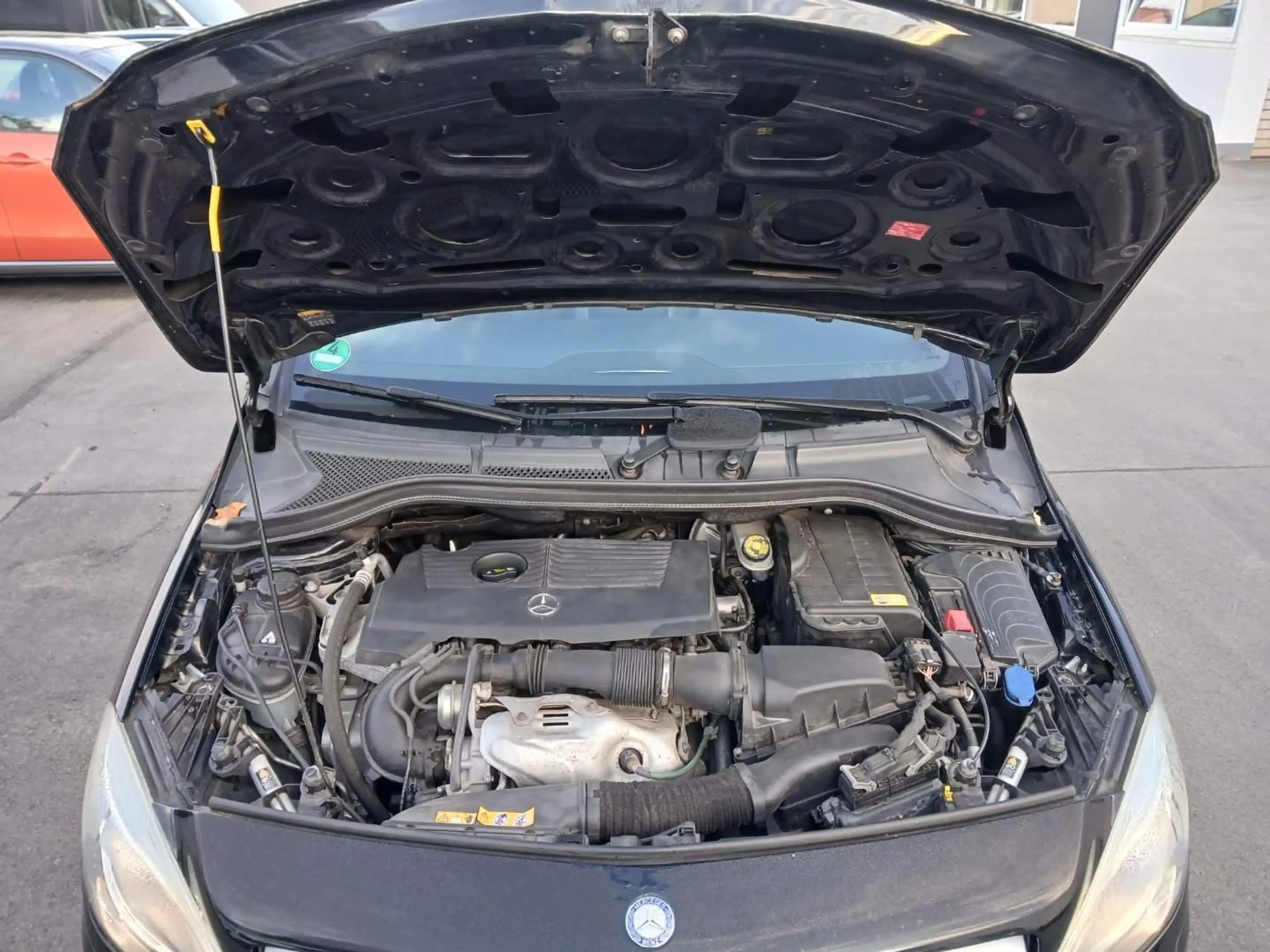 Mercedes-Benz B 200 B 200 7G-DCT 1.Hand "TÜV bis 10/2028" — photo 6