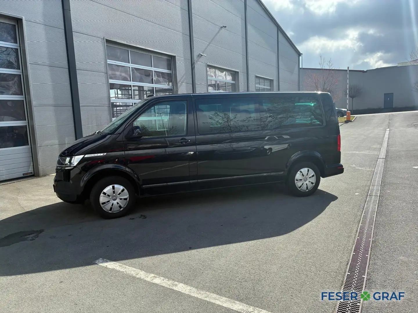 Volkswagen T6.1 Caravelle 6.1 Comfortline LR 9-Sitzer Navi Klima Negro - 2