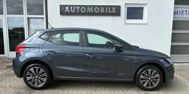Seat Ibiza view 8