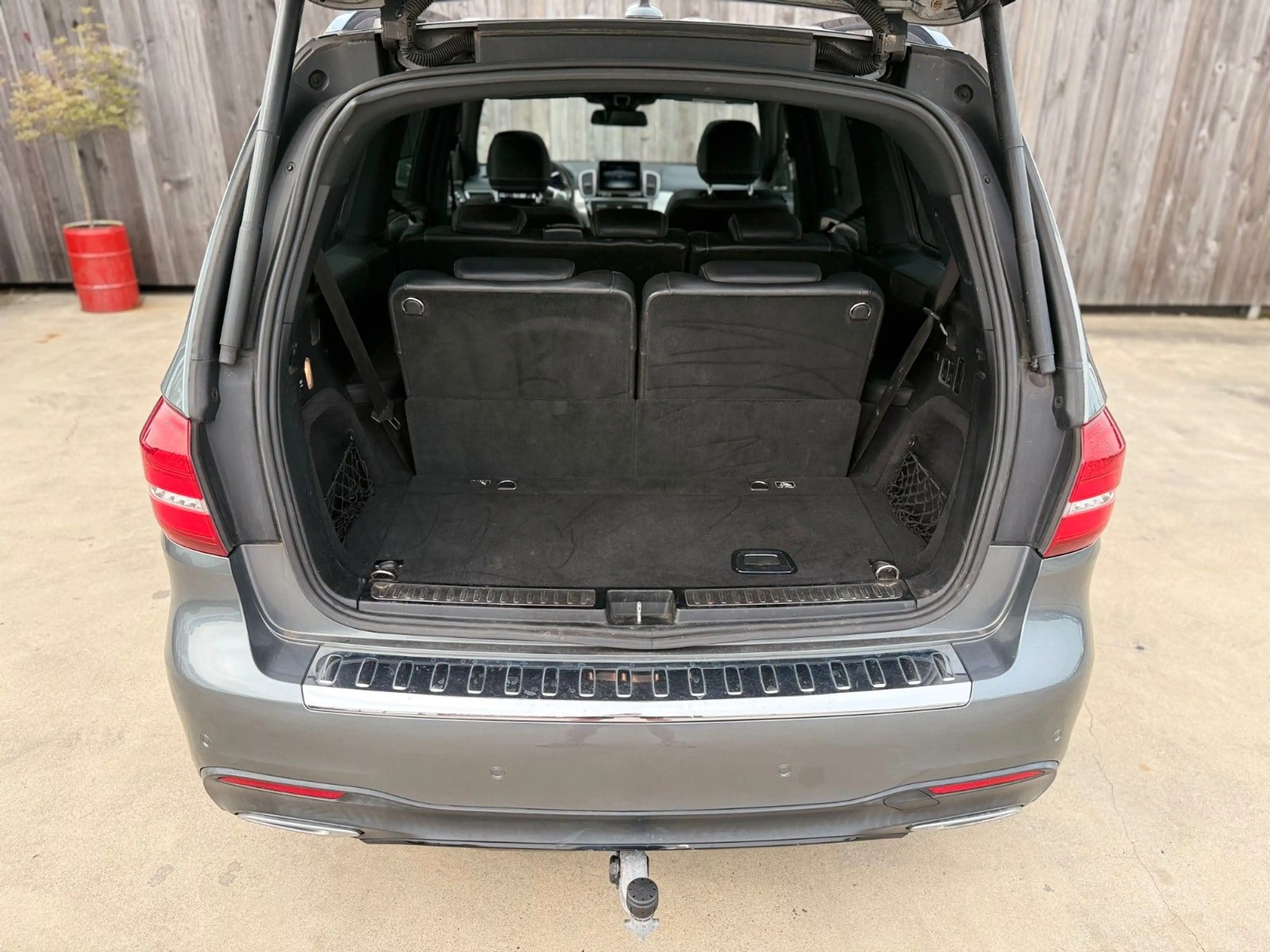 Mercedes-Benz GLS 350 d AMG Night 7-Sitzer Luftfederung 360° — photo 10
