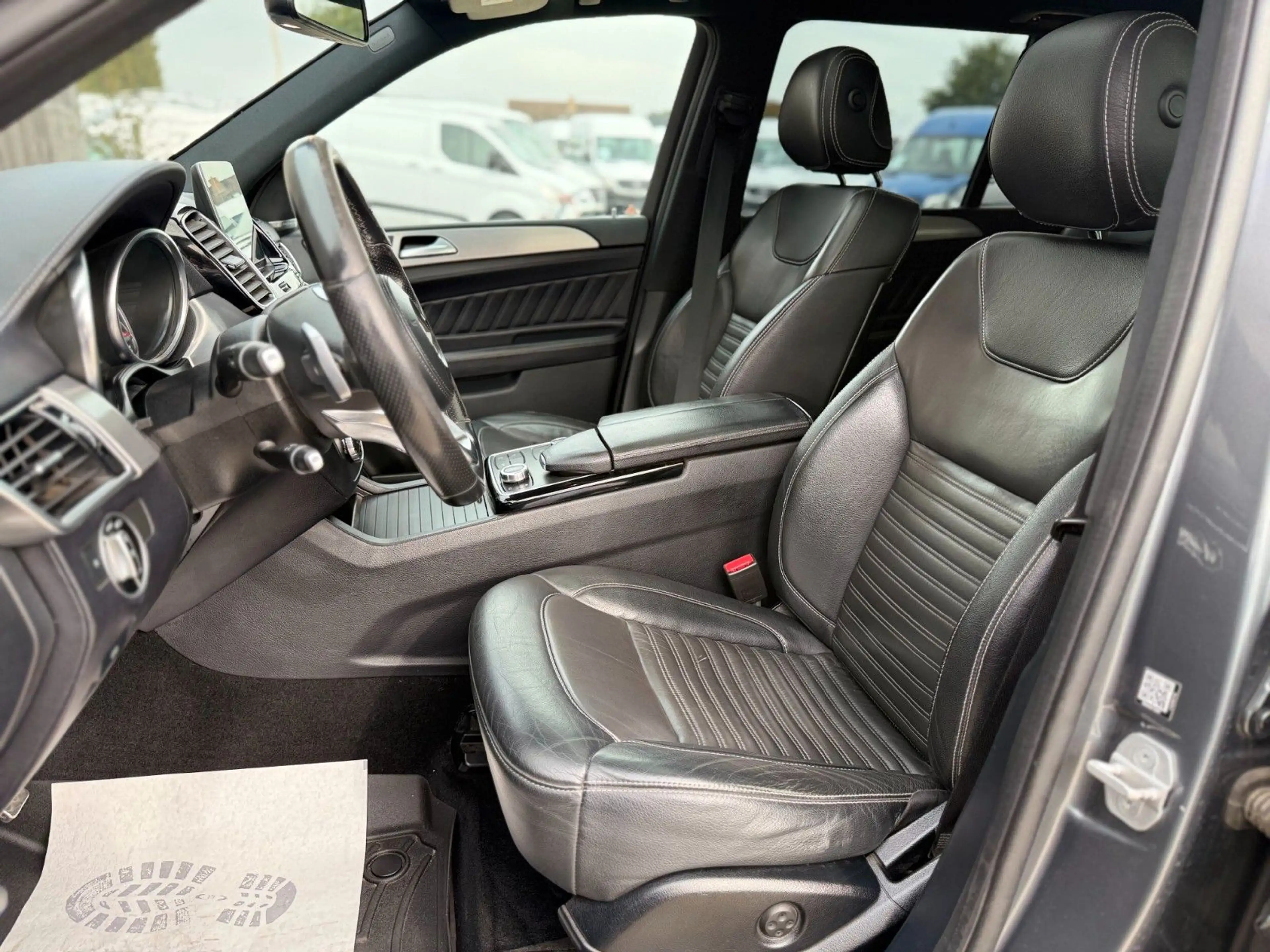 Mercedes-Benz GLS 350 d AMG Night 7-Sitzer Luftfederung 360° — photo 15