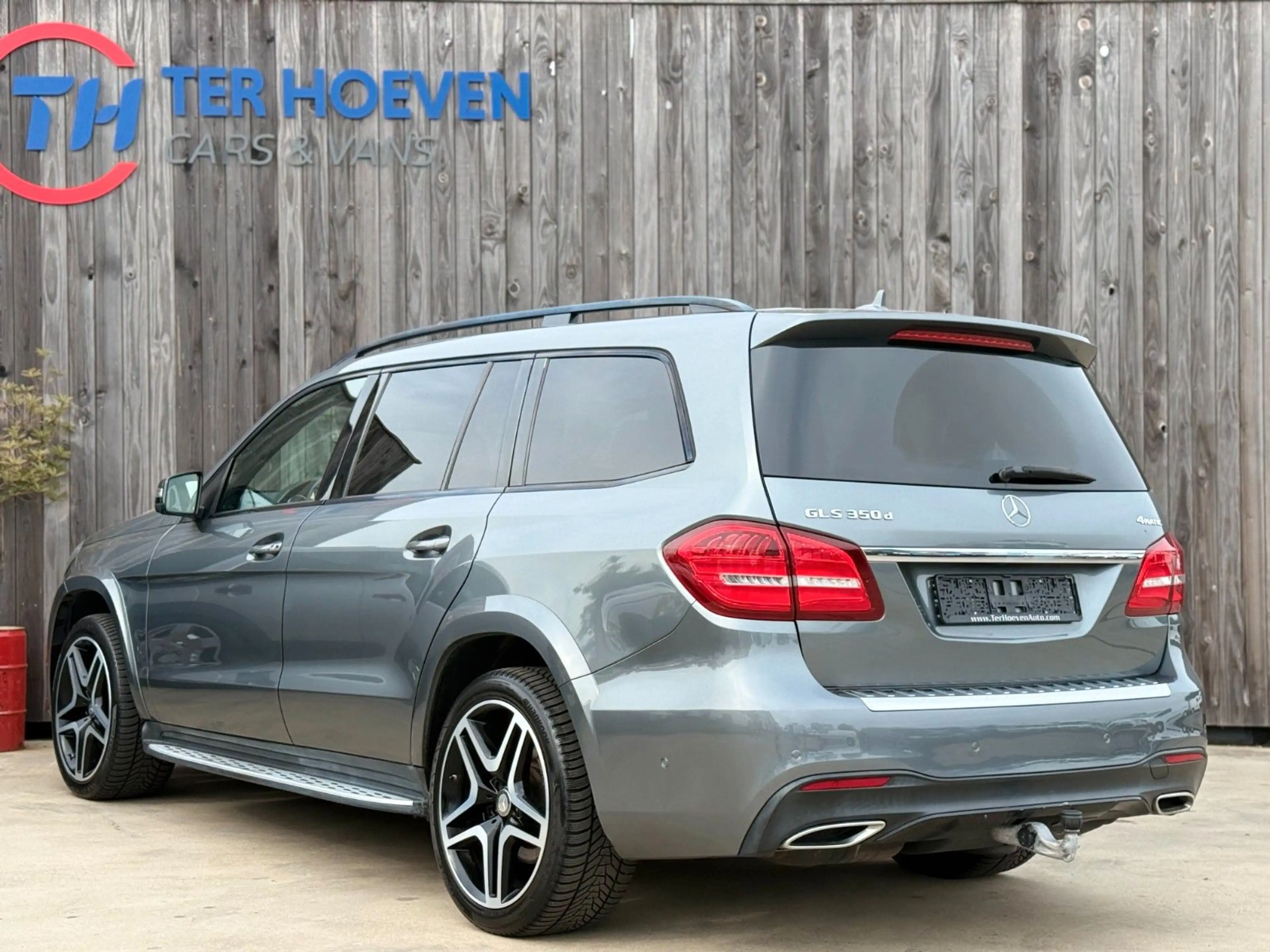 Mercedes-Benz GLS 350 d AMG Night 7-Sitzer Luftfederung 360° — photo 7
