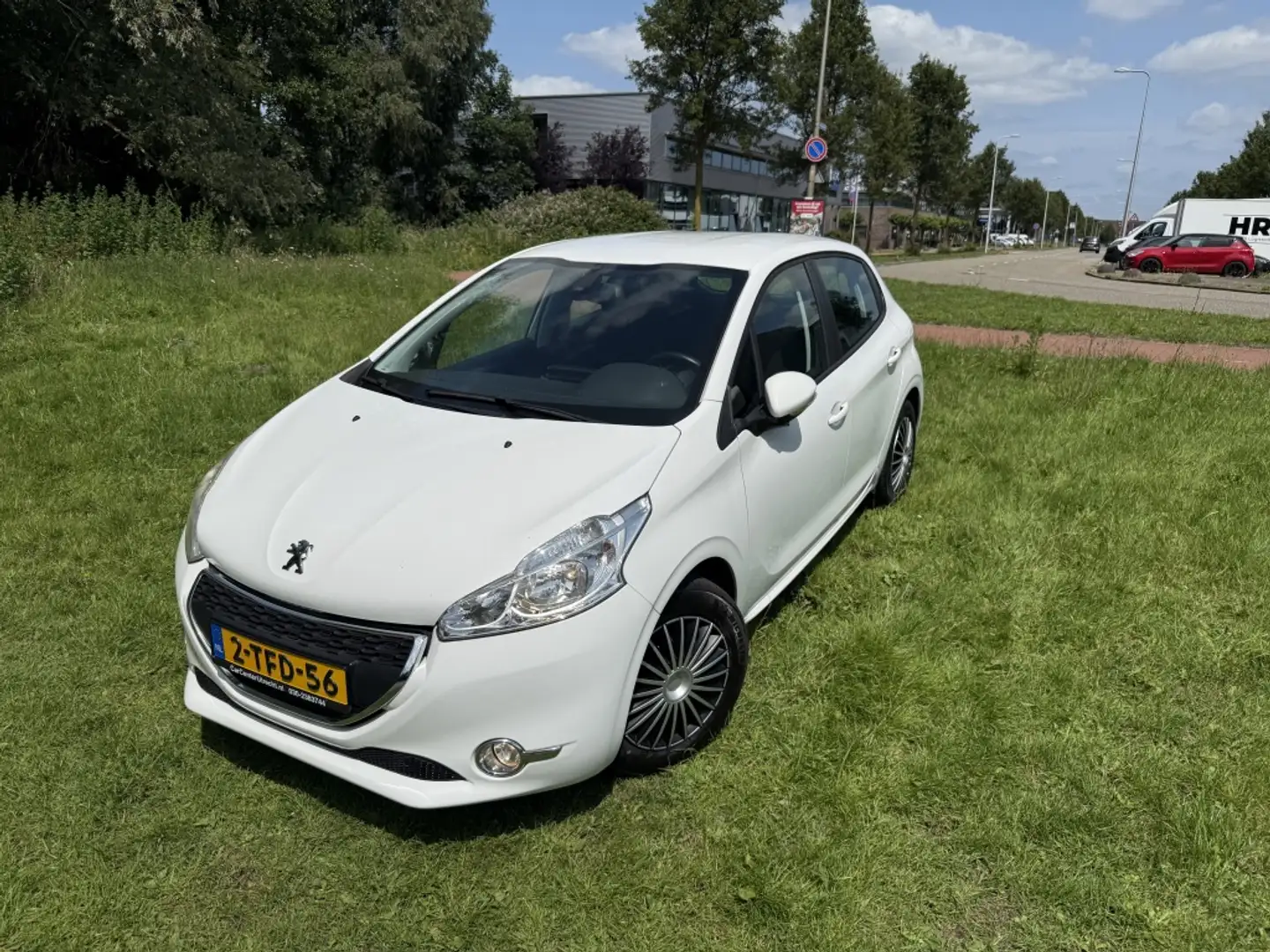 Peugeot 208 1.2 VTi Envy airco navi cruise control Wit - 2