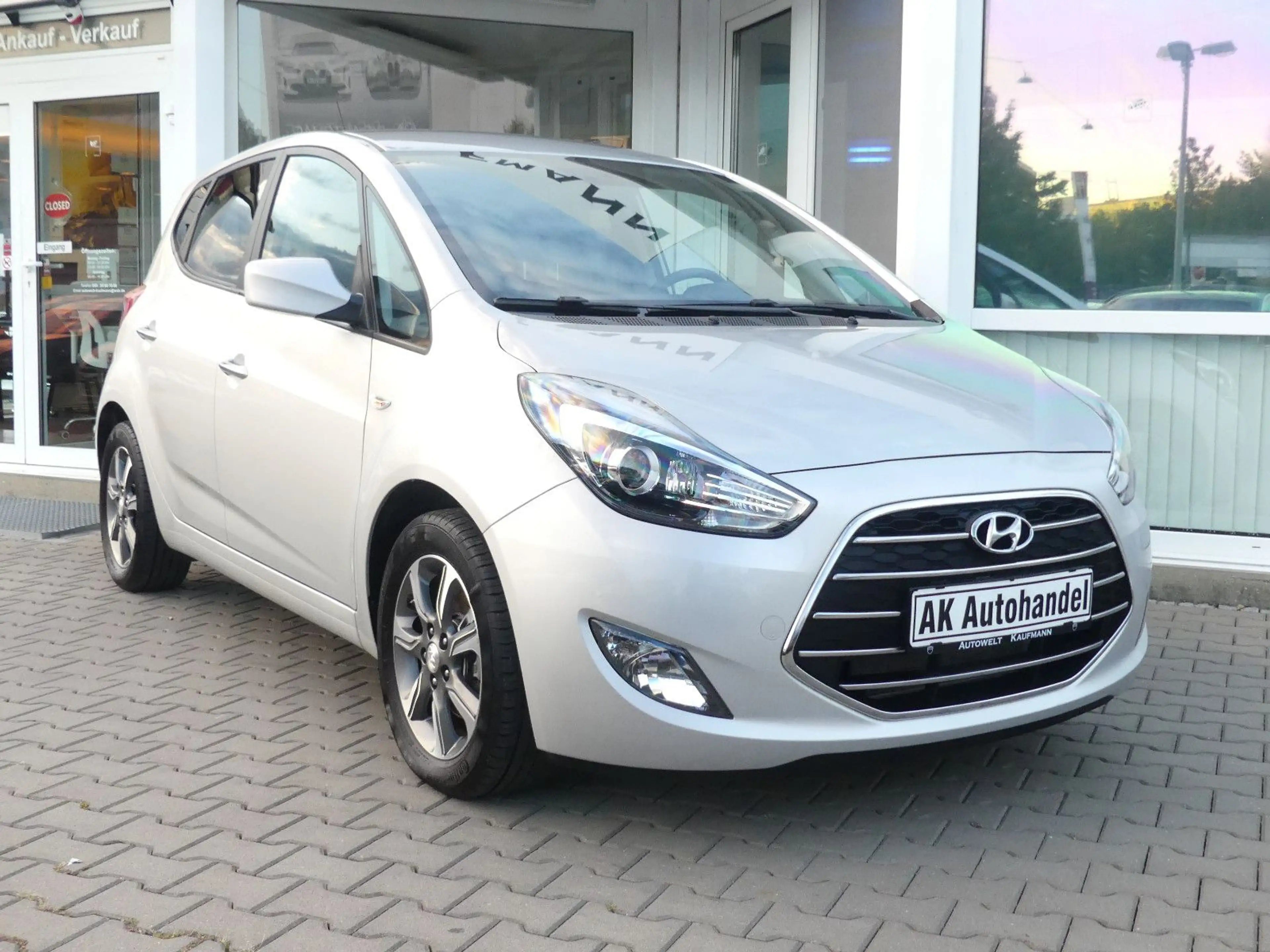 Hyundai iX20 Trend Automatik Bluethooth PDC Klima USB — photo 3
