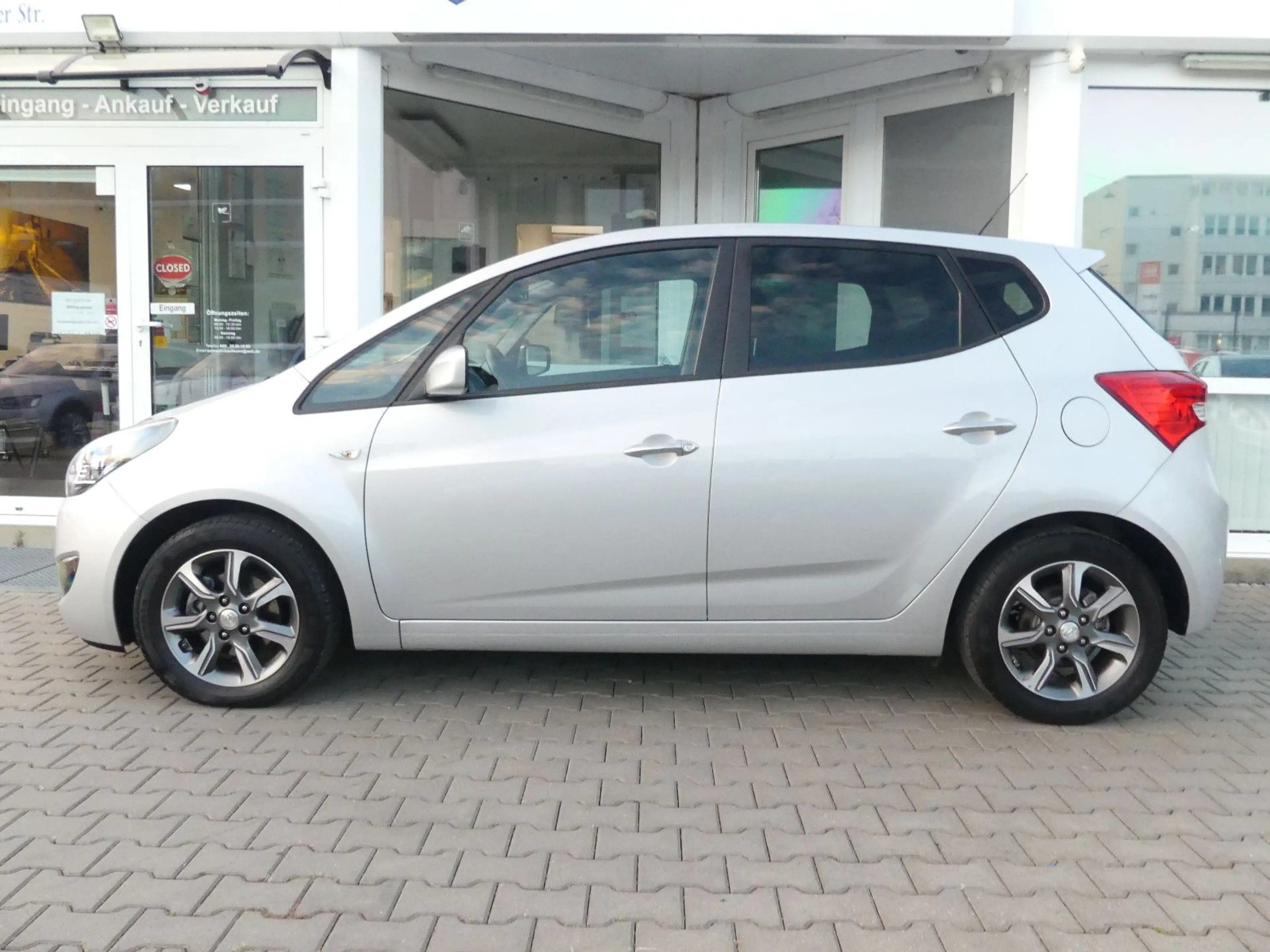 Hyundai iX20 Trend Automatik Bluethooth PDC Klima USB — photo 9