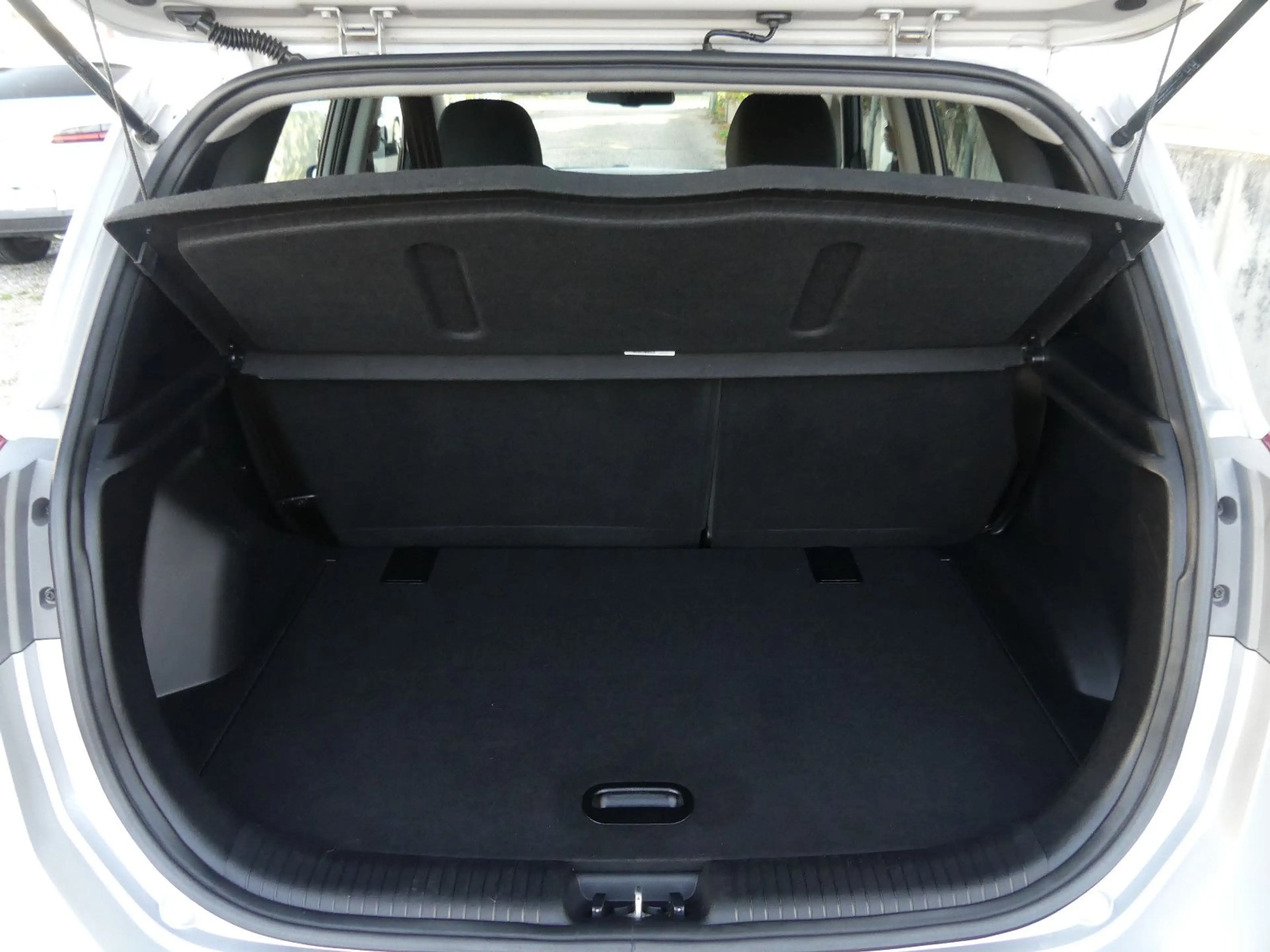 Hyundai iX20 Trend Automatik Bluethooth PDC Klima USB — photo 7