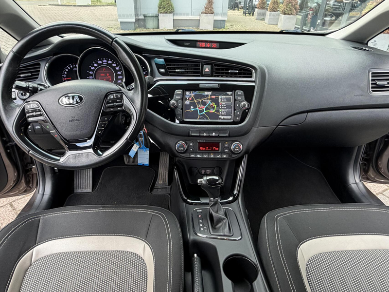 Kia Ceed / cee'd 1.6 GDI DynamicLine Automaat hb 2015 Luxe uitv — photo 27