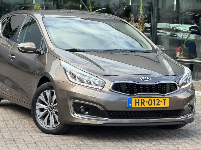 Kia Ceed / cee'd 1.6 GDI DynamicLine Automaat hb 2015 Luxe uitv — photo 18