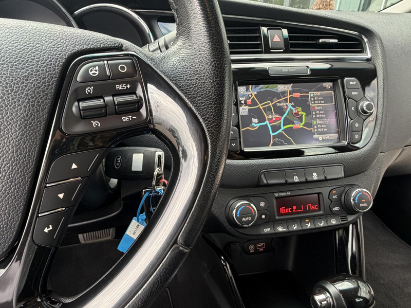 Kia Ceed / cee'd 1.6 GDI DynamicLine Automaat hb 2015 Luxe uitv — photo 32