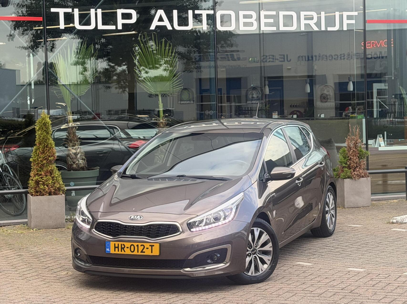 Kia Ceed / cee'd 1.6 GDI DynamicLine Automaat hb 2015 Luxe uitv — photo 2