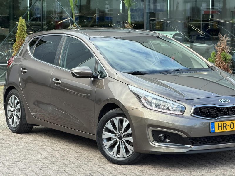 Kia Ceed / cee'd 1.6 GDI DynamicLine Automaat hb 2015 Luxe uitv — photo 16