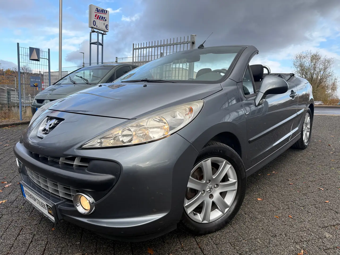 Peugeot 207 CC Cabrio-Coupe Sport Klima-AHK-Alus-Tüv Neu Gris - 1