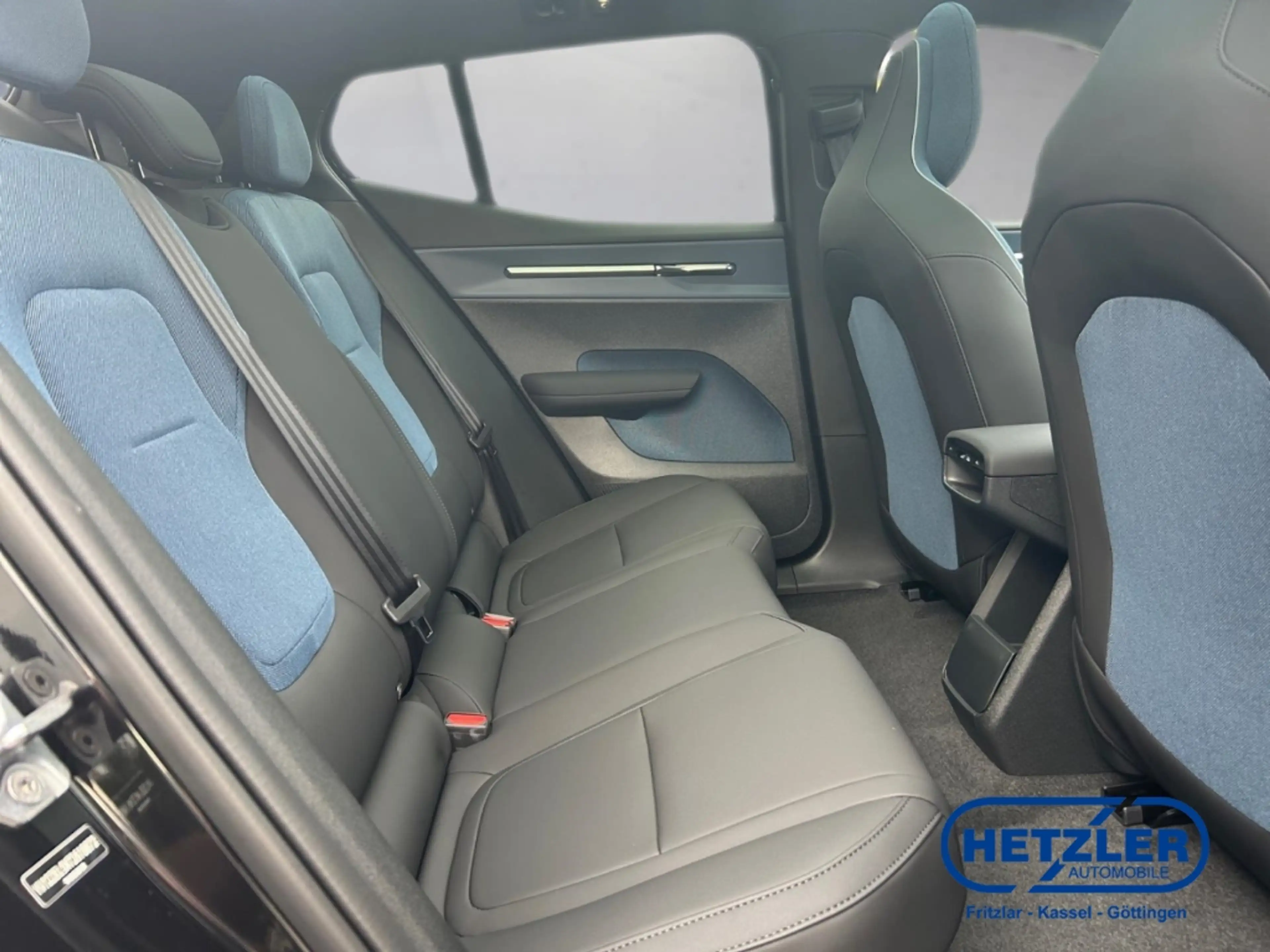 Volvo EX30 Single Extended Range RWD Ultra Panorama Memory Si — photo 13
