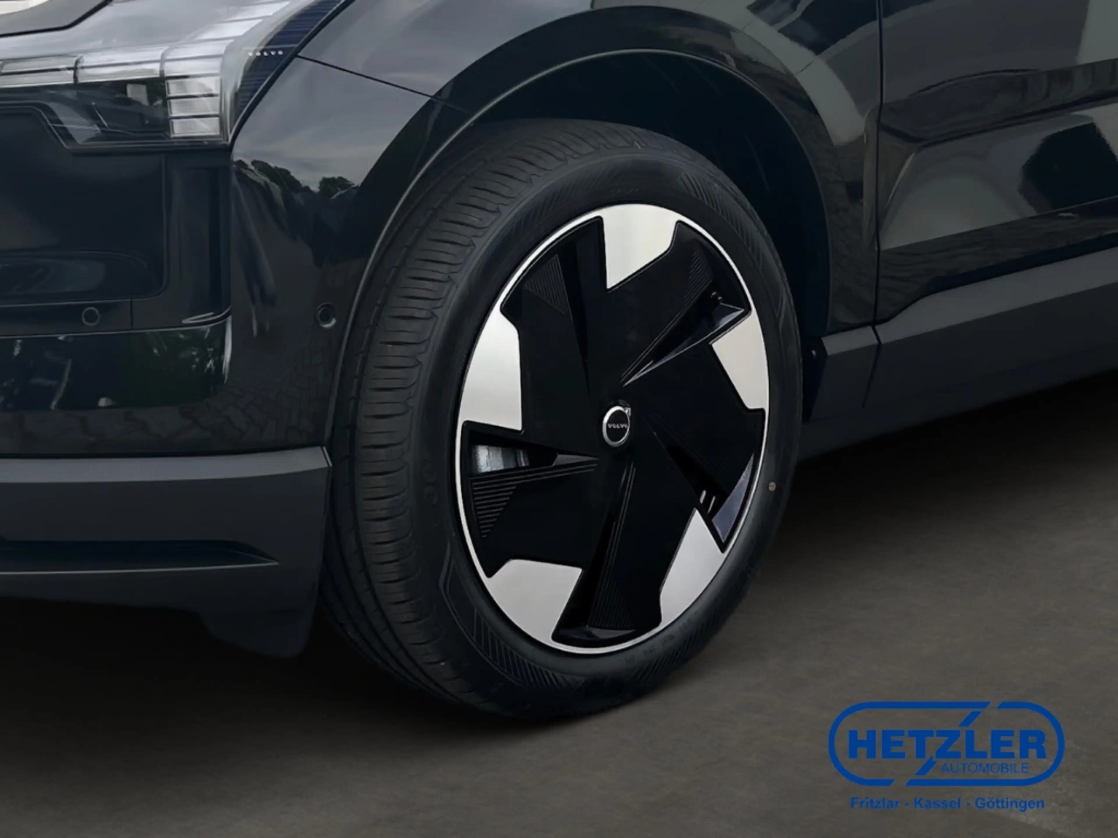 Volvo EX30 Single Extended Range RWD Ultra Panorama Memory Si — photo 6