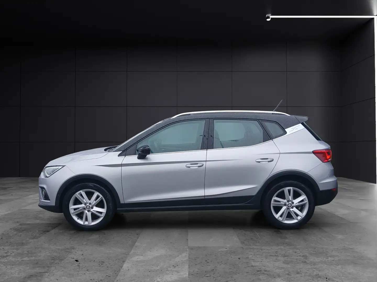 SEAT Arona TSI FR-Line DSG LED Navi ACC Park-Assist SH LM Silber - 2