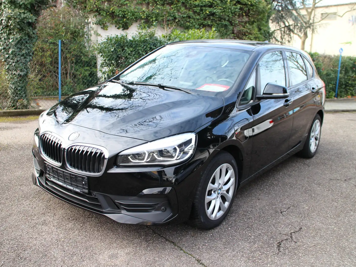 BMW 225 225xe Autom. Active Tour/KeylessCo/Leder/Navi/LED Schwarz - 1