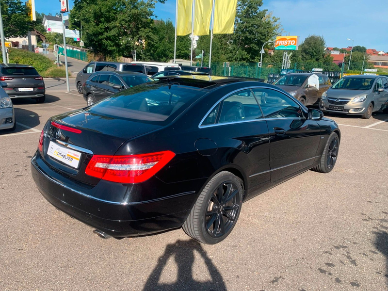 Mercedes-Benz E 350 E Coupe E 350 CGI BlueEfficiency — photo 6