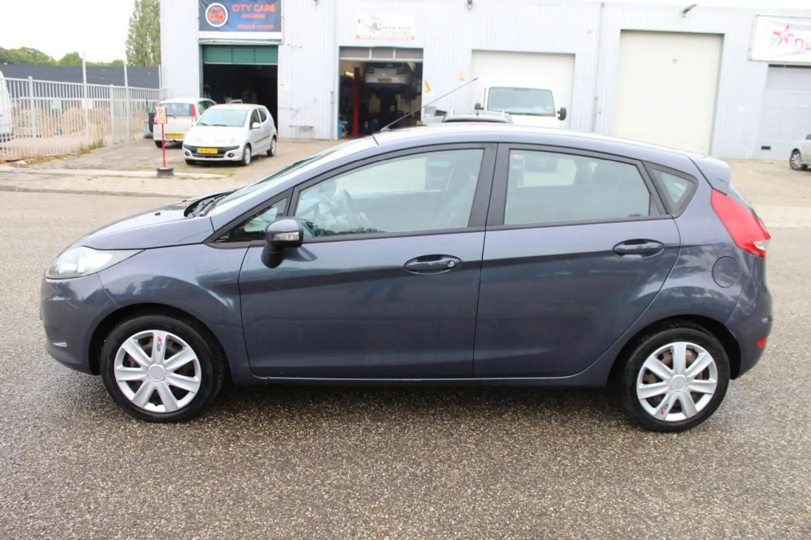 Ford Fiesta Ford Fiesta 1.25 Limited Gris - 2