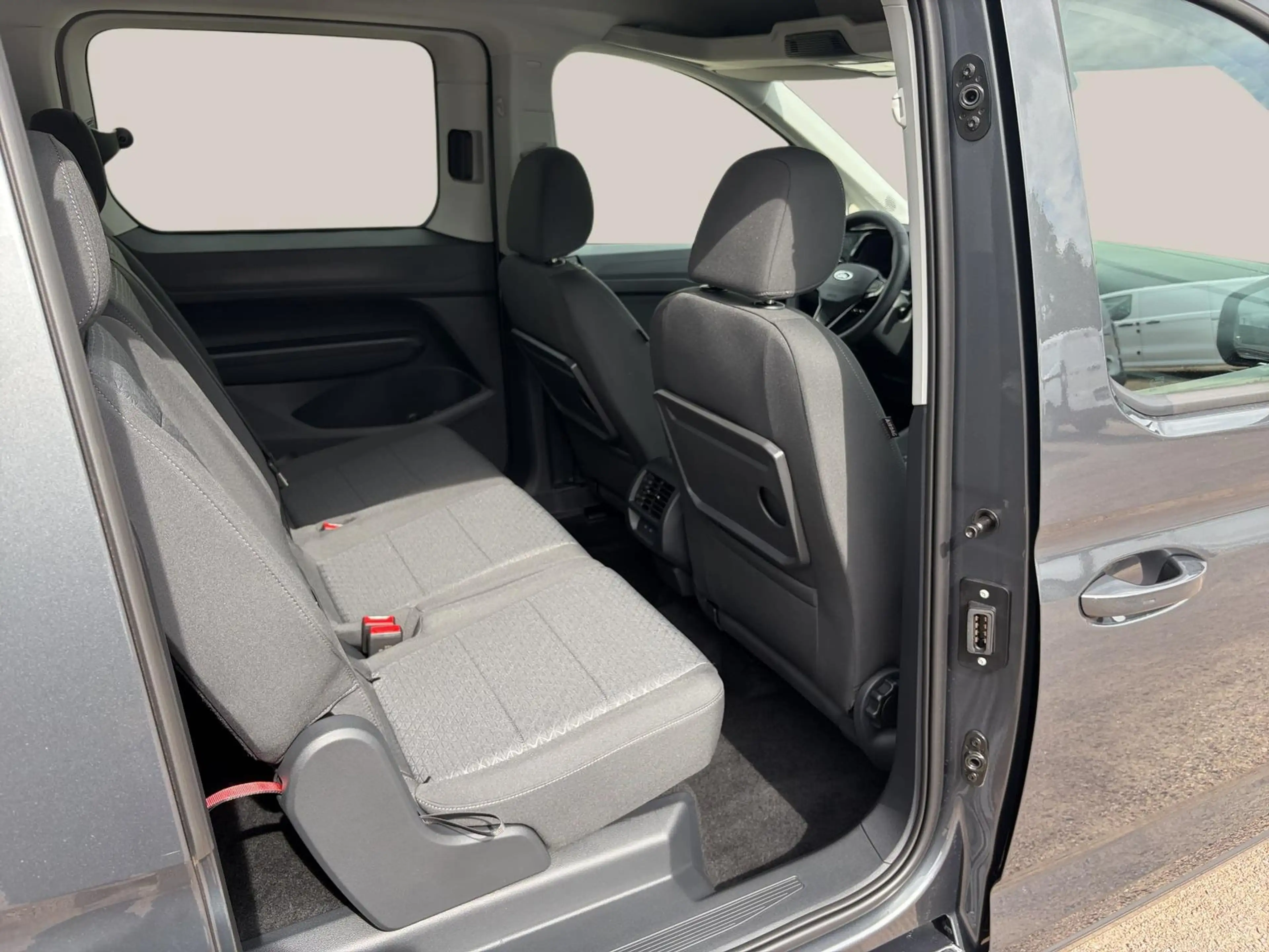 Ford Grand Tourneo PHEV Titanium 1.5 EcoBoost #AHK #SITZ-PAKET — photo 15