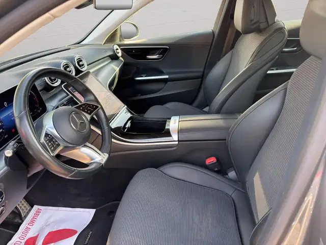 Mercedes-Benz C-Class view 9