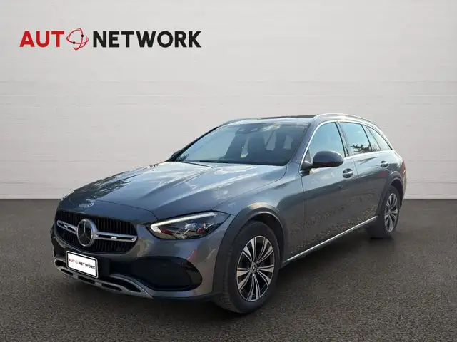 Mercedes-Benz C-Class view 3