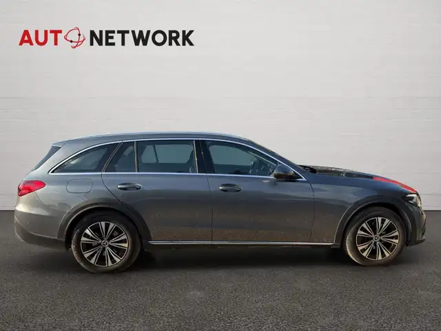 Mercedes-Benz C-Class view 7