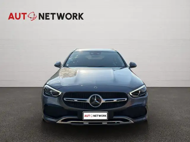 Mercedes-Benz C-Class view 5