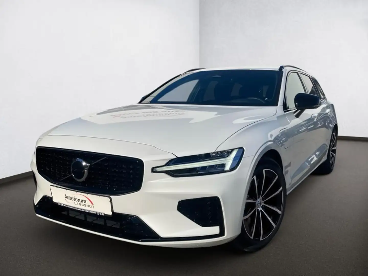 Volvo V60 V 60 T8 Twin Engine AWD Plus Dark Ambi*CarPlay Weiß - 2