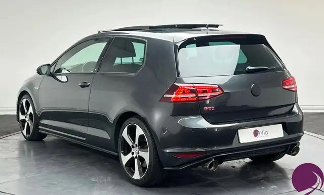 Volkswagen Golf view 6