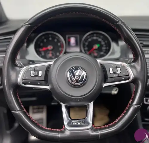 Volkswagen Golf view 10