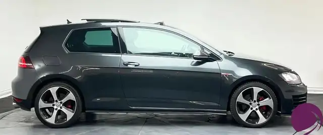 Volkswagen Golf view 4