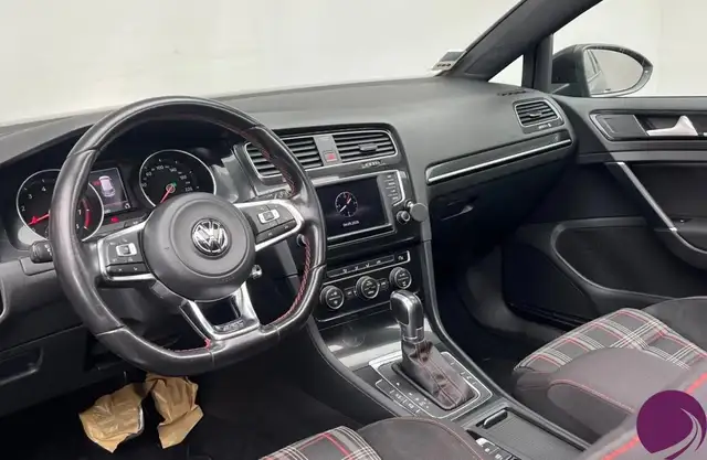 Volkswagen Golf view 7