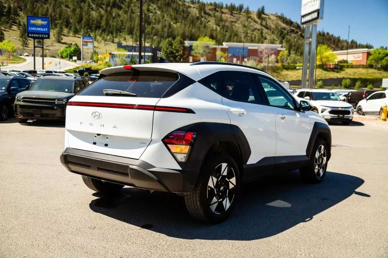 Hyundai KONA снимка Hyundai KONA