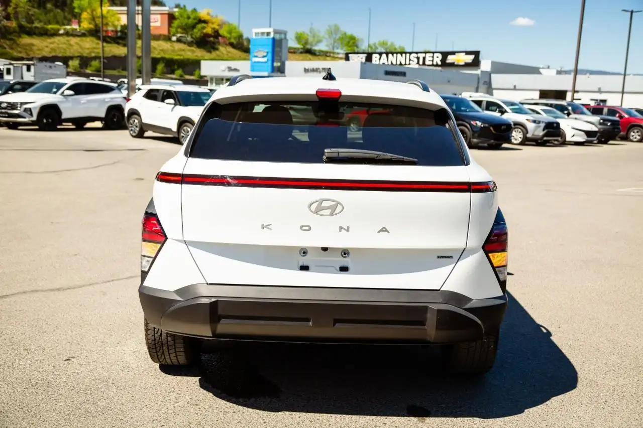 Hyundai KONA снимка Hyundai KONA
