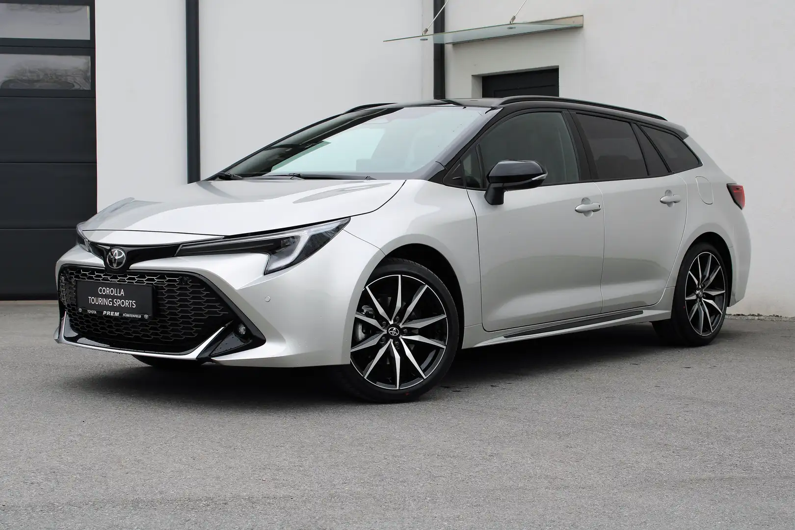 Toyota Corolla 2,0 Touring Sports Hybrid GR-Sport mit SAFETY! Silber - 2