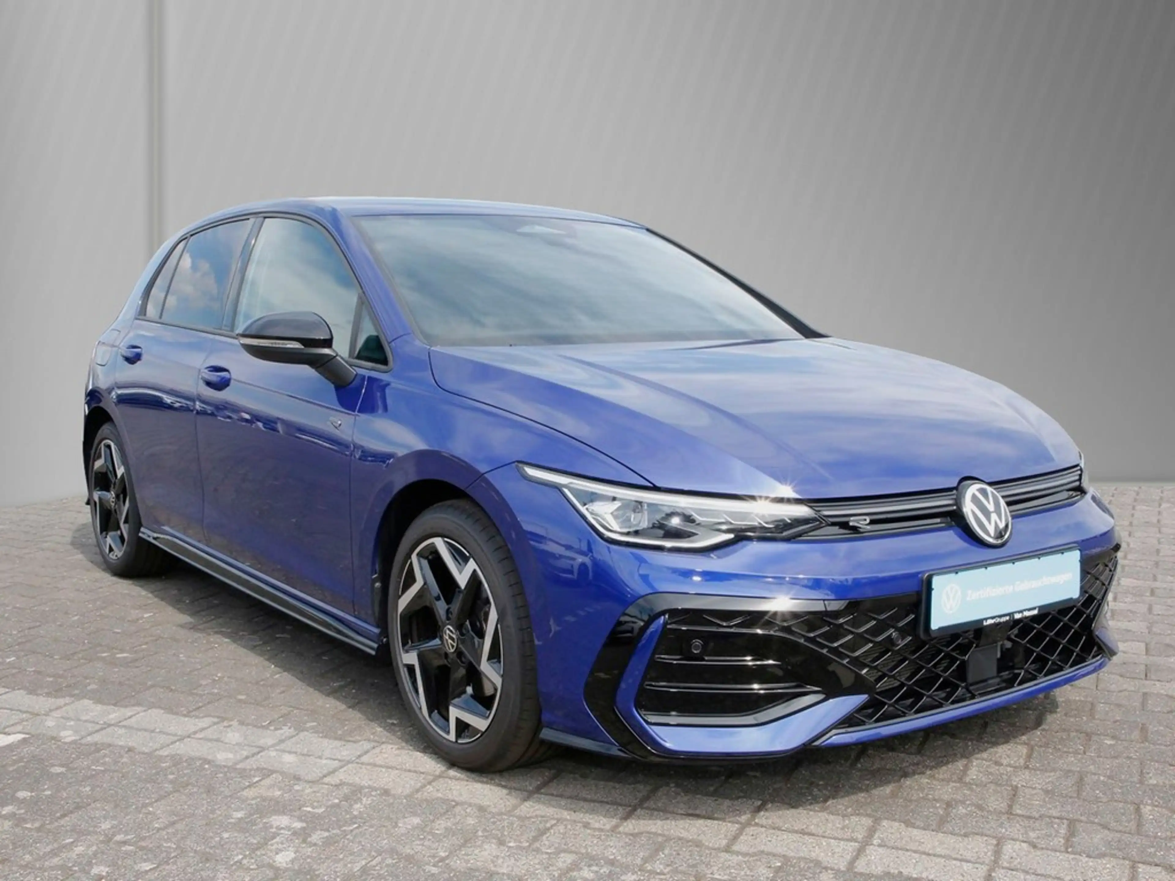 Volkswagen Golf VIII Lim.1.5 TSI Black Style R-Line 17" — photo 4