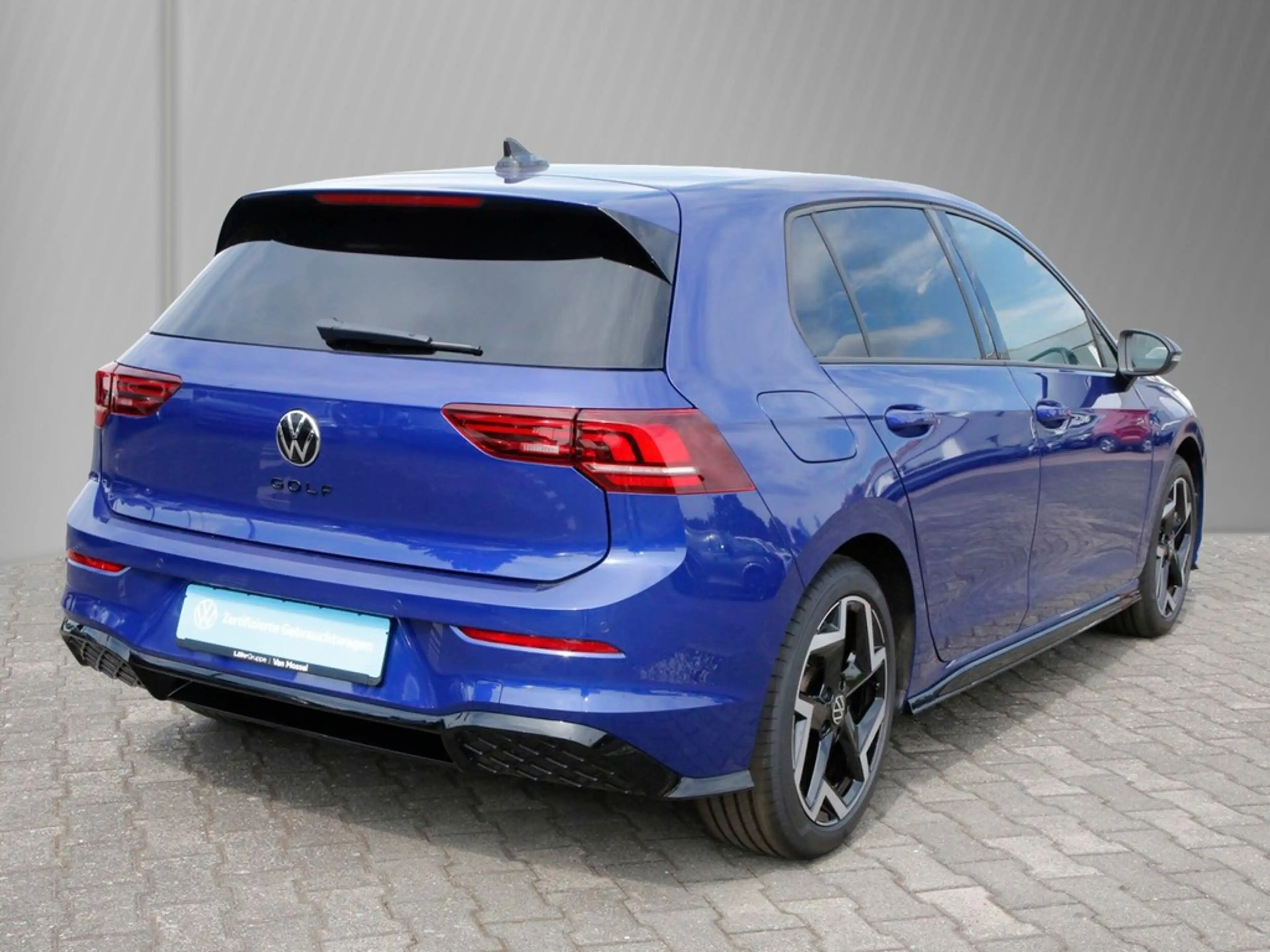 Volkswagen Golf VIII Lim.1.5 TSI Black Style R-Line 17" — photo 5