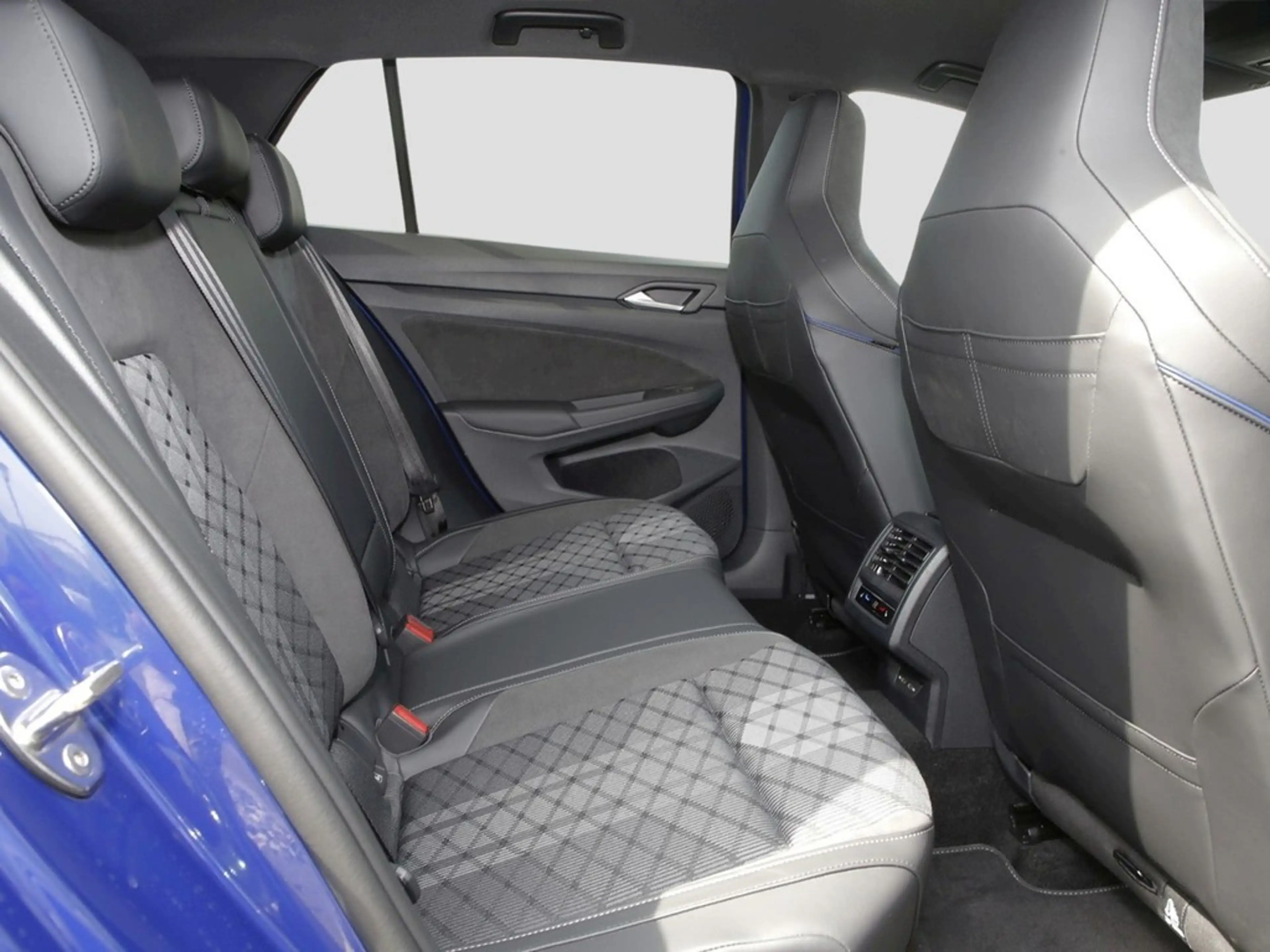Volkswagen Golf VIII Lim.1.5 TSI Black Style R-Line 17" — photo 13