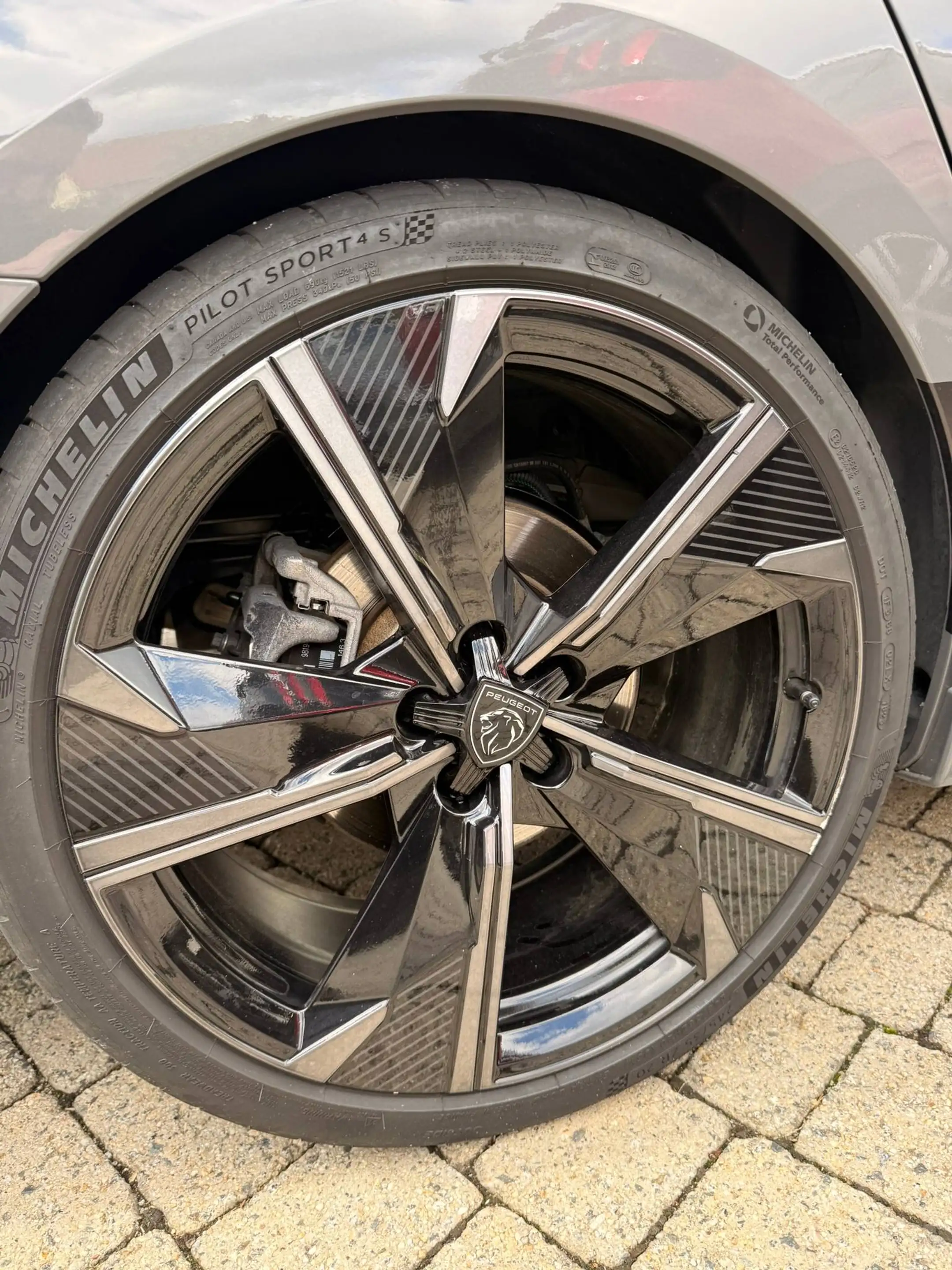 Peugeot 508 Hybrid4 360 PSE,Allrad, el.Heckklappe, LED Paket, 8 fach Alu, PlugInHybrid — photo 8