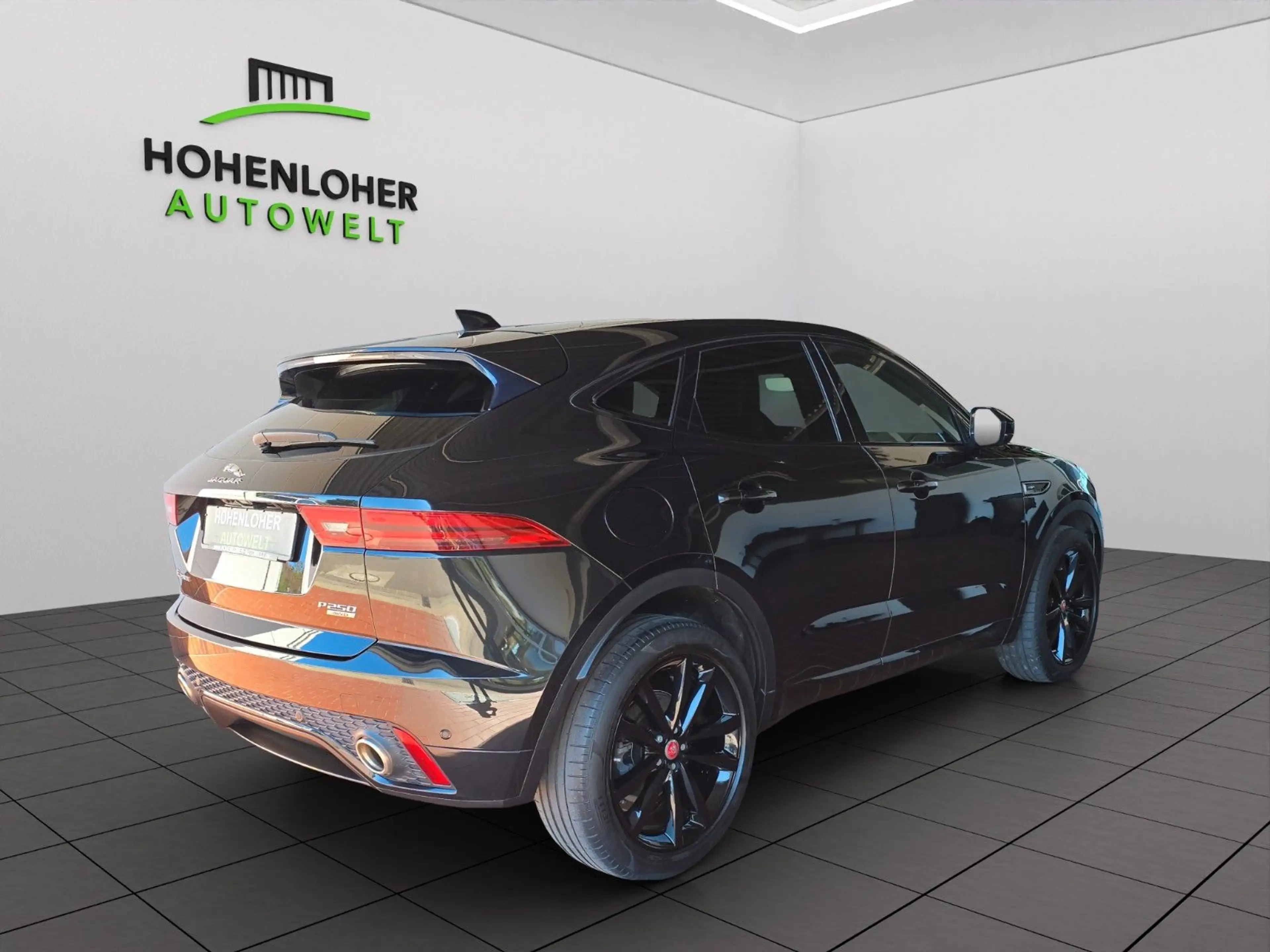 Jaguar E-Pace E-PACE R-Dynamic S AWD * — photo 7