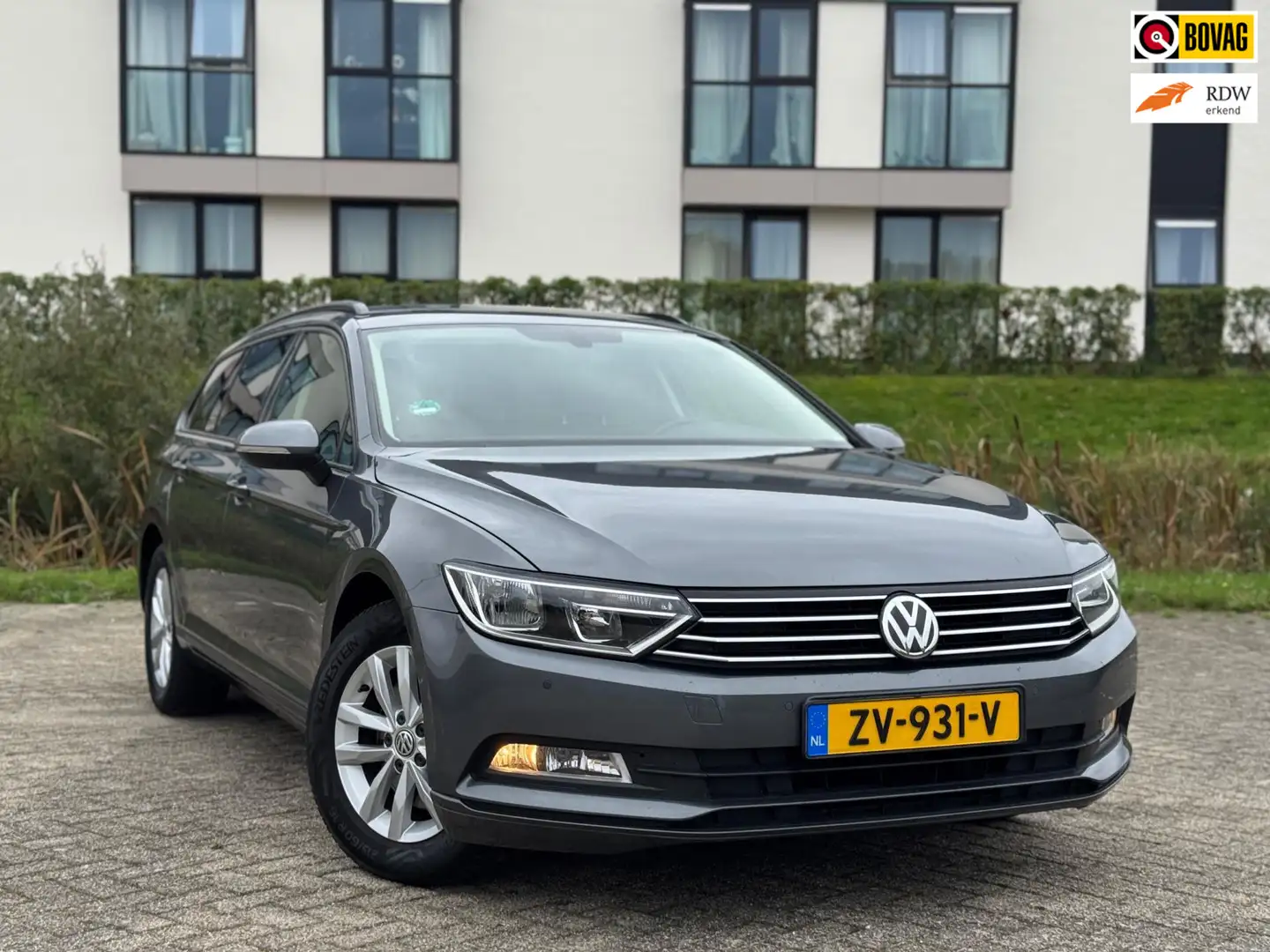 Volkswagen Passat Variant 1.4 TSI Connected Series Navi | Keyless | Cruise | Gris - 1