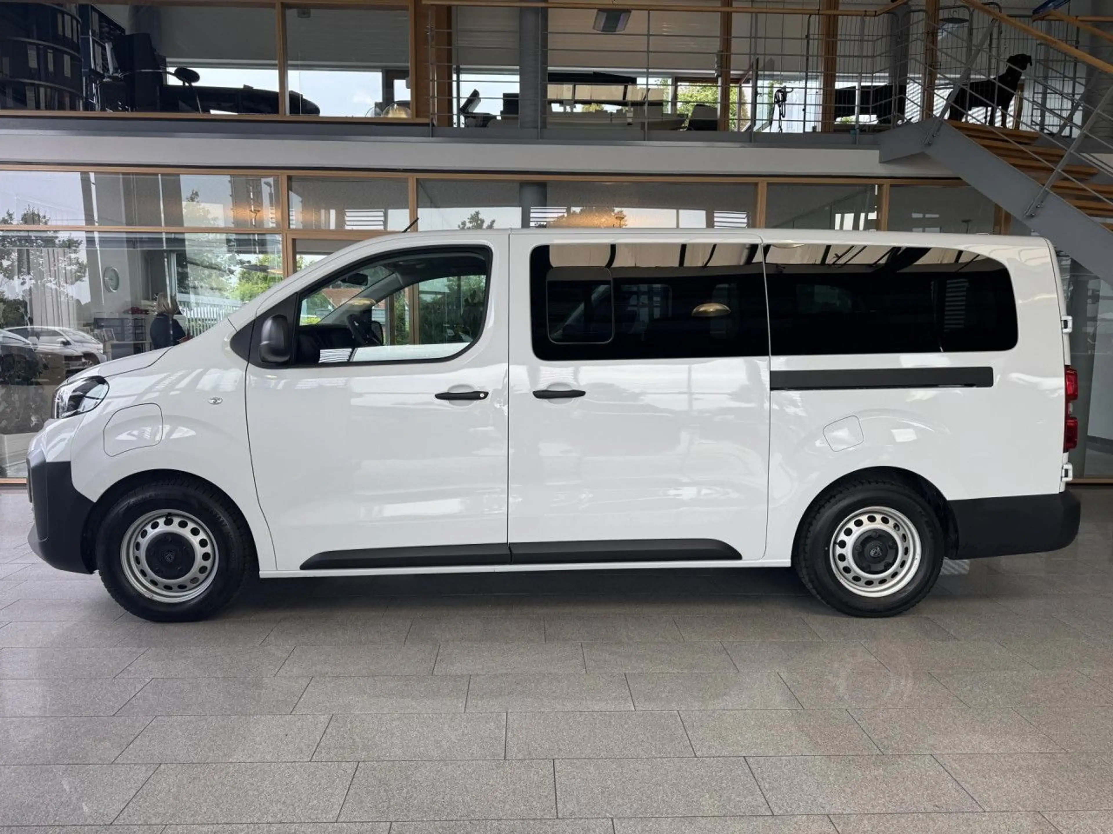 Peugeot Expert e- L3 (75kWh), 9-Sitzer, CCS, Kamera! Navi — photo 4