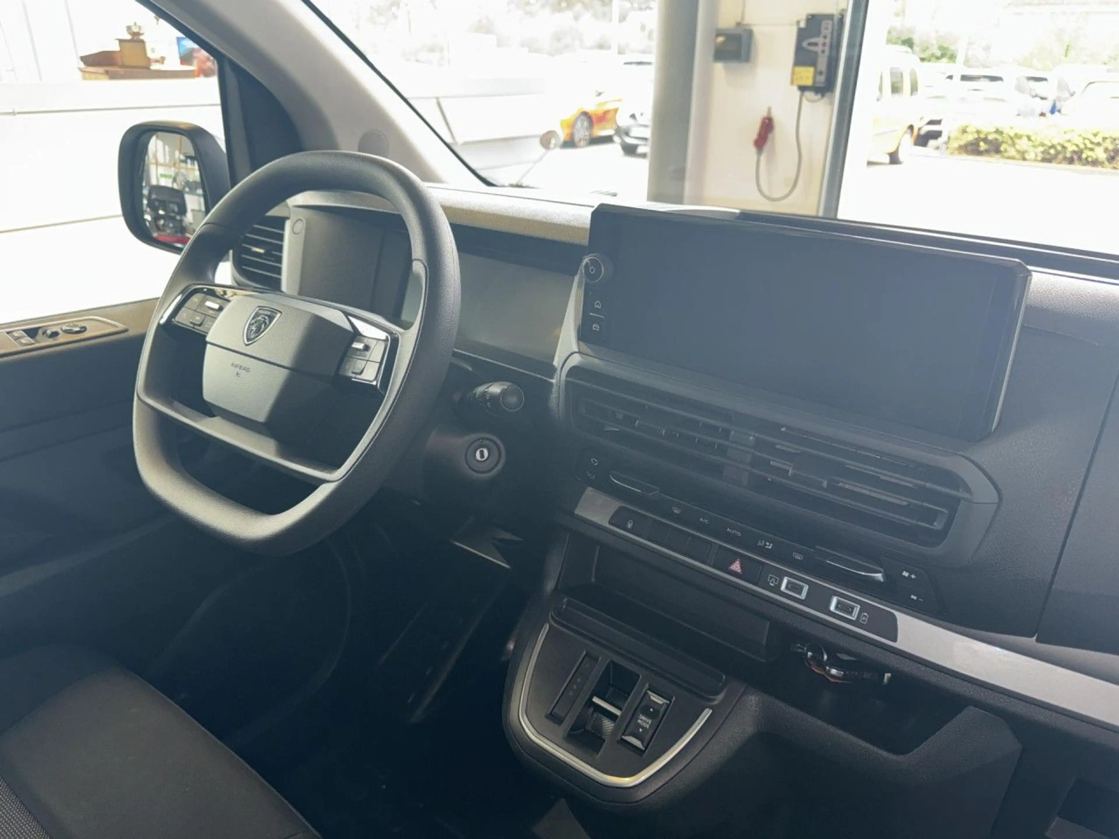 Peugeot Expert e- L3 (75kWh), 9-Sitzer, CCS, Kamera! Navi — photo 15