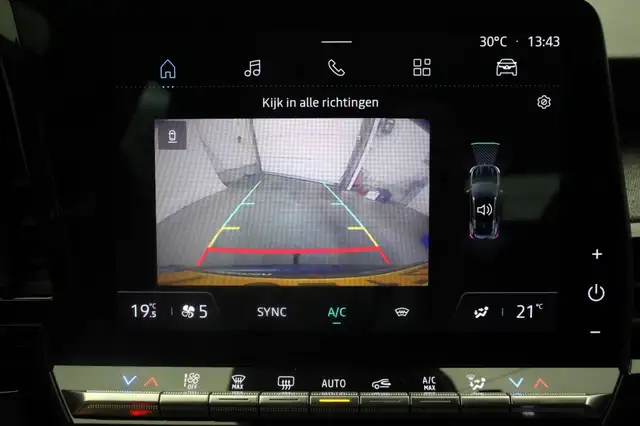 Renault Austral view 5