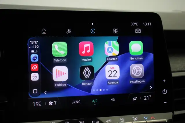 Renault Austral view 4