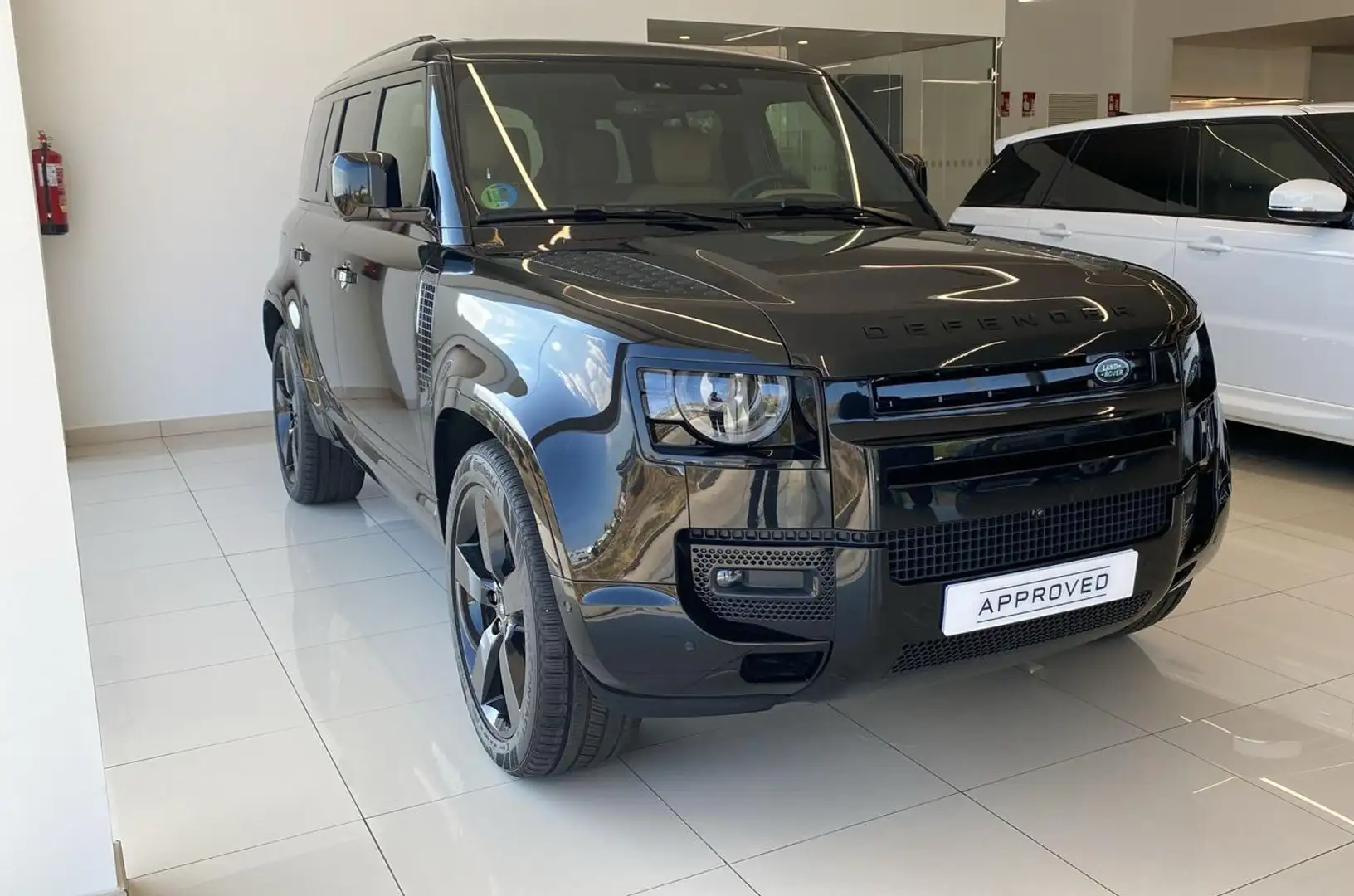 Land Rover Defender 110 3.0D l6 MHEV X-Dynamic SE AWD Aut. 250 Negro - 1