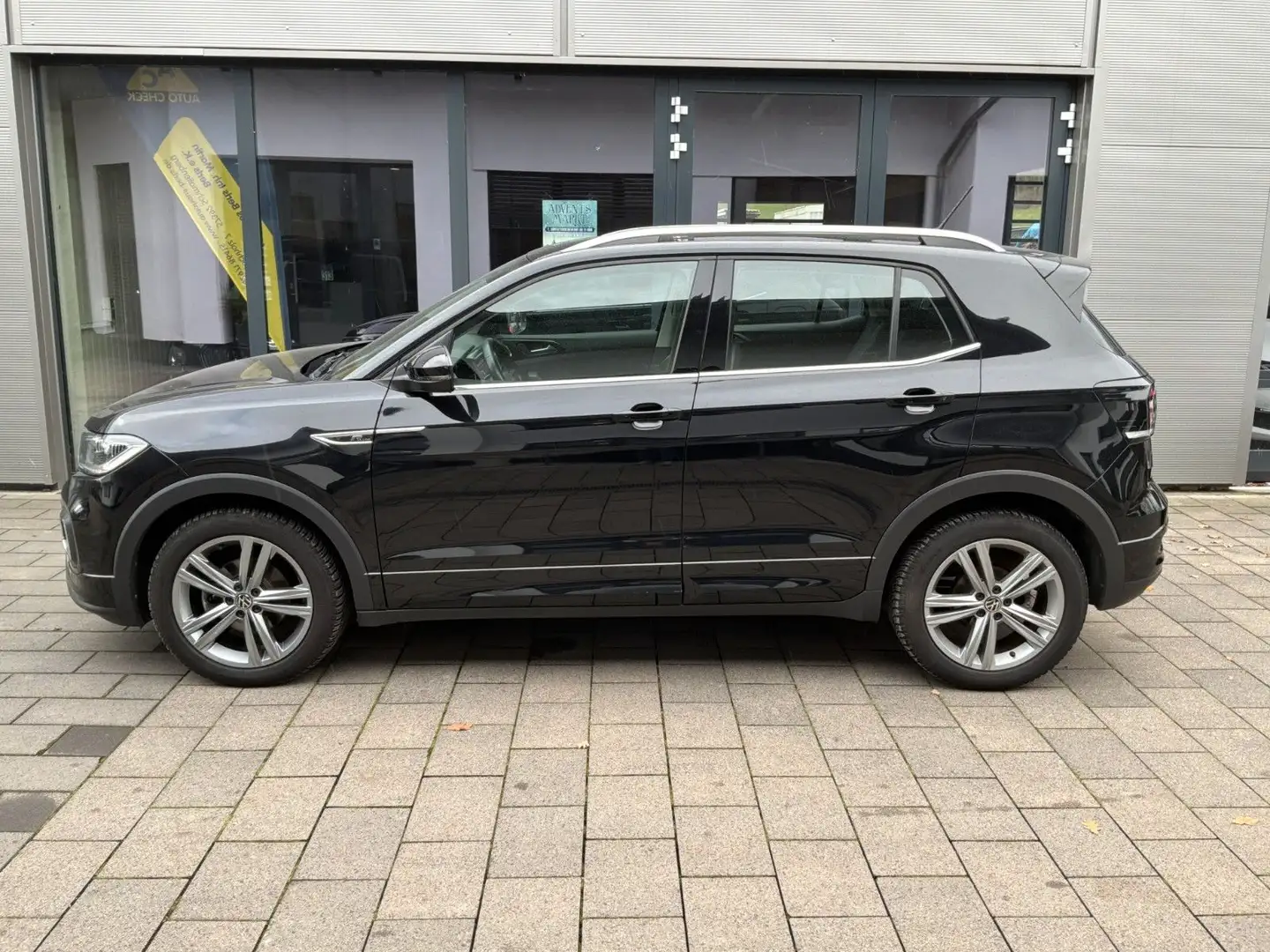 Volkswagen T-Cross 1,0 TSI DSG R-Line Zwart - 1