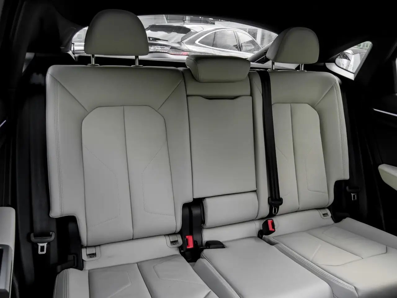 Audi Q3 Sportback 35 S LINE BLACKPAK PANO AHK LM19 4