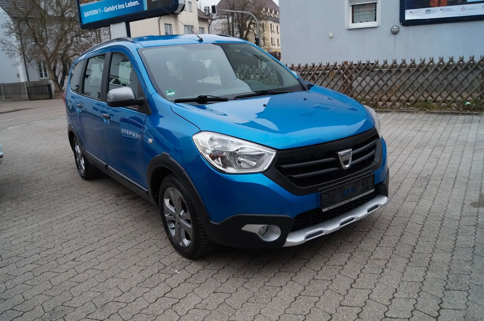 Dacia Lodgy TCe 115 Stepway Celebration,NAVI,KLIMA,AHK Bleu - 1